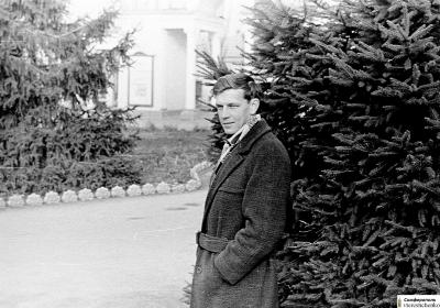 Прикрепленное изображение: У к-тра Симферополь - Бегмат - 1966.jpg